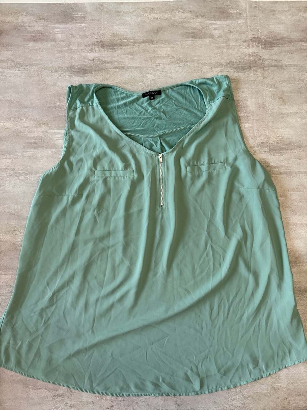 Papermoon Plus Size 3X Seafoam Green Sleeveless Zipper‎ V-Neck Blouse